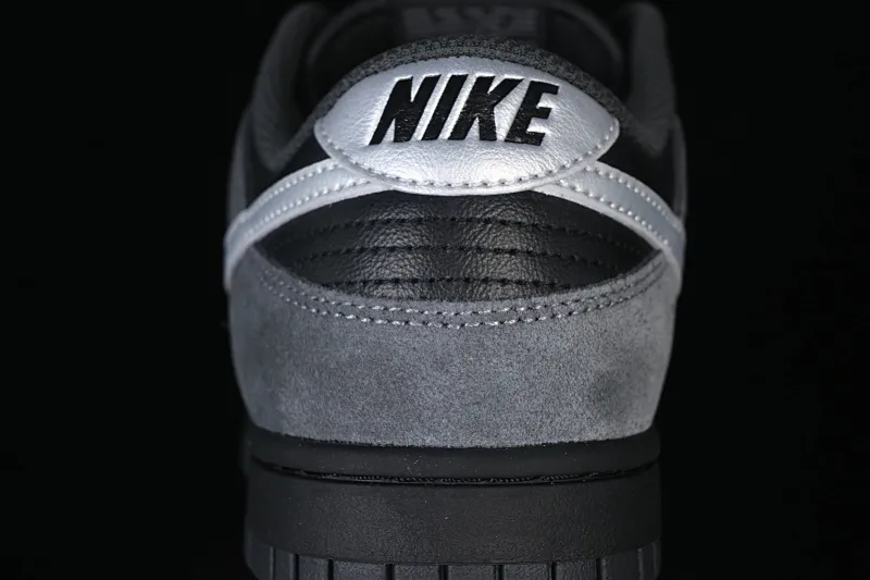 All categories Nk SB Dunk series Nk SB Dunk Low low-top sneakers Nike SB Dunk Low black and gray color low-top casual sneakers II7636-001
